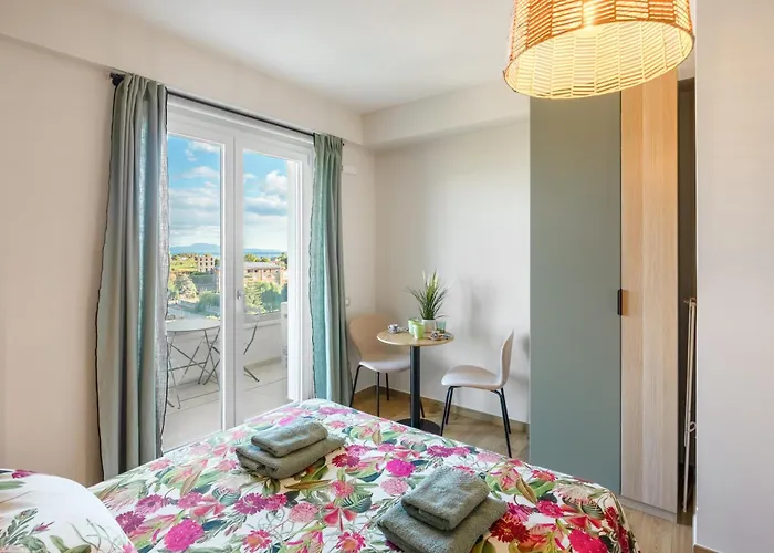 Lantern Penthouse Alloggio in famiglia *