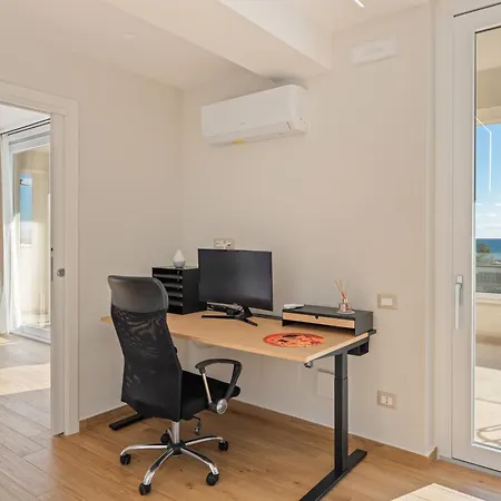 Проживание в семье Lantern Penthouse