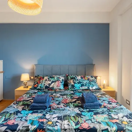 Lantern Penthouse Rum i privatbostad Salerno
