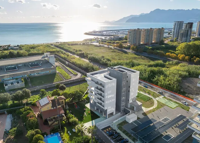 Lantern Penthouse Homestay Salerno
